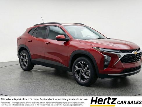 Used 2025 Chevrolet Trax LT w/ LT Convenience Package image 1