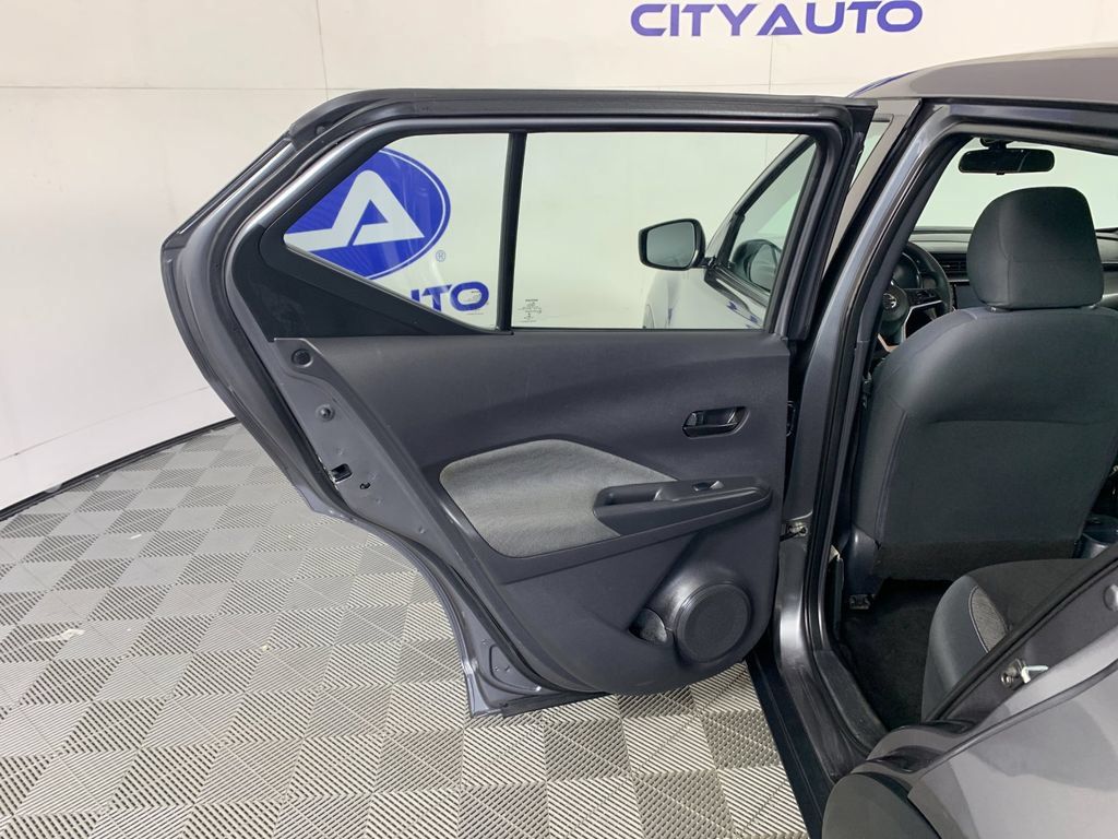Used 2020 Nissan Kicks S FWD image 29