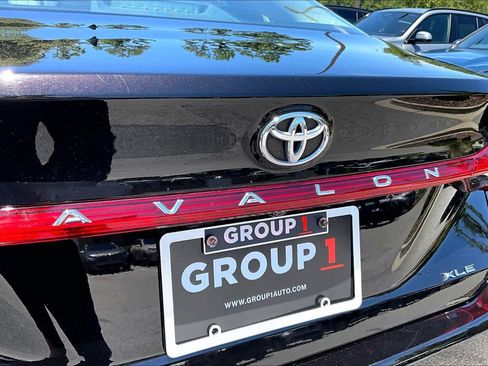 Used 2019 Toyota Avalon XLE w/ Moonroof Package FWD image 31