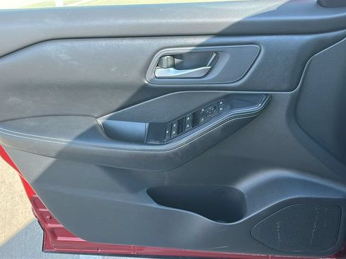 Used 2025 Nissan Rogue SV AWD/4WD image 19