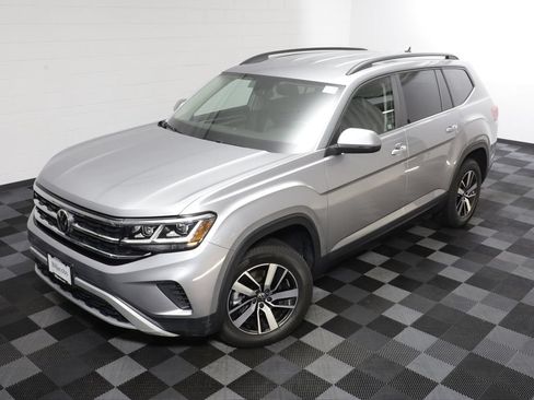 Used 2022 Volkswagen Atlas SE AWD/4WD image 2