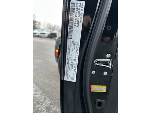 Used 2022 Jeep Wagoneer Series III w/ Rear Seat Video Group 1 image 12