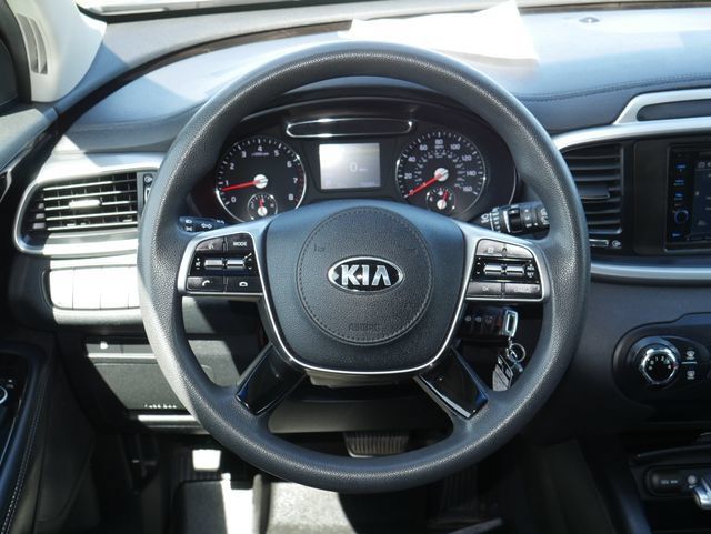 Used 2019 Kia Sorento FWD image 12