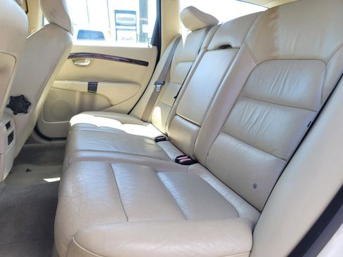 Used 2008 Volvo V70 image 15