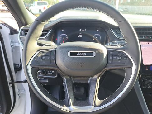 New 2025 Jeep Grand Cherokee Limited image 21