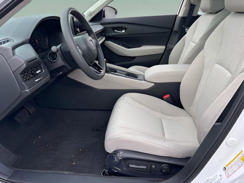 New 2025 Honda Accord SE image 9