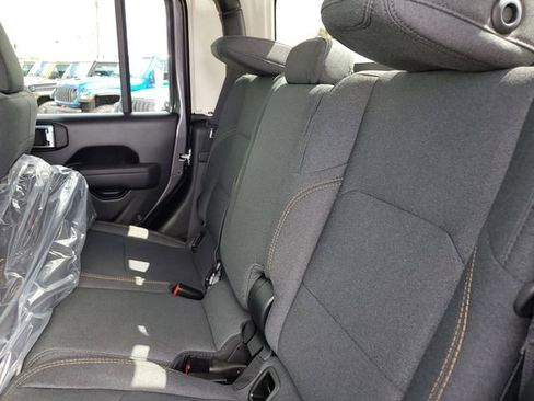 New 2026 Jeep Gladiator Sport AWD/4WD image 9