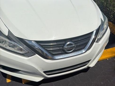 Used 2017 Nissan Altima 2.5 S w/ Power Driver Seat Package image 3