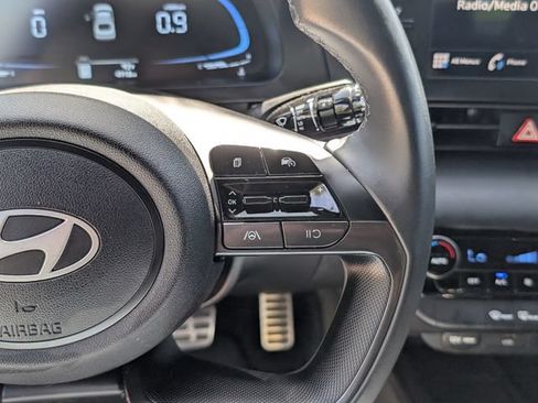 Used 2025 Hyundai Elantra Sport FWD image 15