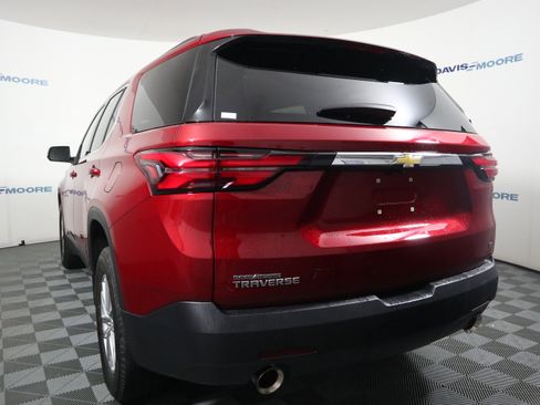 Used 2023 Chevrolet Traverse LT FWD image 9