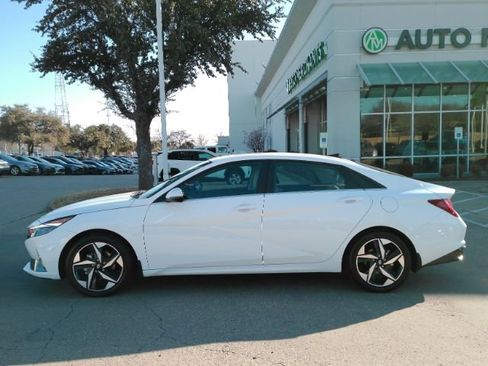 Used 2023 Hyundai Elantra Limited image 14