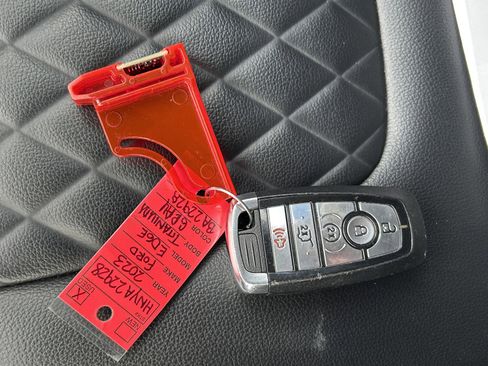 Used 2023 Ford Edge Titanium image 36