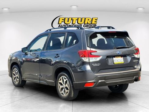 Used 2022 Subaru Forester Premium AWD/4WD image 6