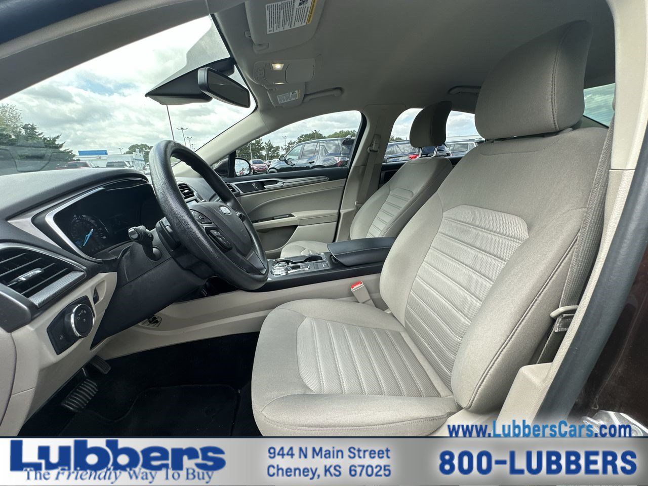 Used 2019 Ford Fusion SE FWD image 11