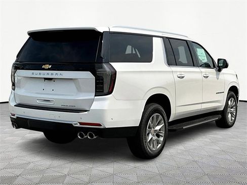 New 2025 Chevrolet Suburban Premier image 6