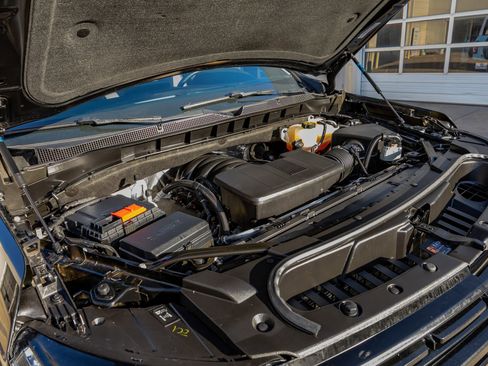 Used 2023 Chevrolet Suburban RST w/ Sport Performance Package image 41