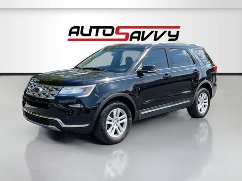 Used 2019 Ford Explorer XLT w/ Equipment Group 202A AWD/4WD image 3