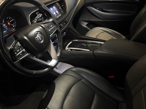 Used 2024 Buick Enclave Premium image 9