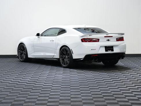 Used 2018 Chevrolet Camaro ZL1 RWD image 8
