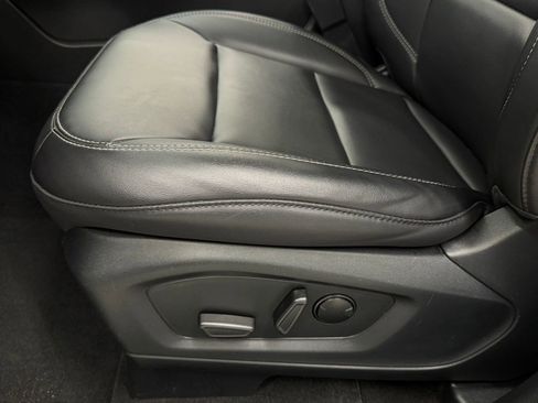 Used 2023 Ford Explorer XLT w/ Equipment Group 202A image 11