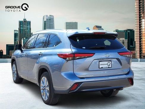 Used 2022 Toyota Highlander Limited image 3