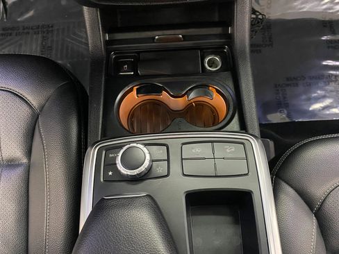 Used 2014 Mercedes-Benz GL 450 4MATIC image 23