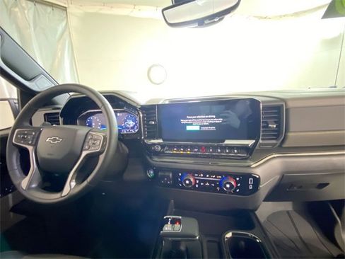 Used 2023 Chevrolet Silverado 1500 ZR2 w/ Technology Package image 33
