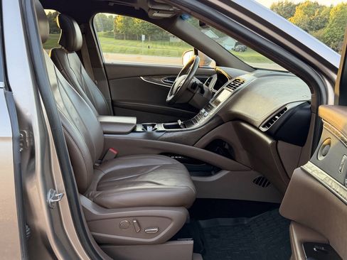 Used 2018 Lincoln MKX Reserve w/ Driver Assistance Package AWD/4WD image 33