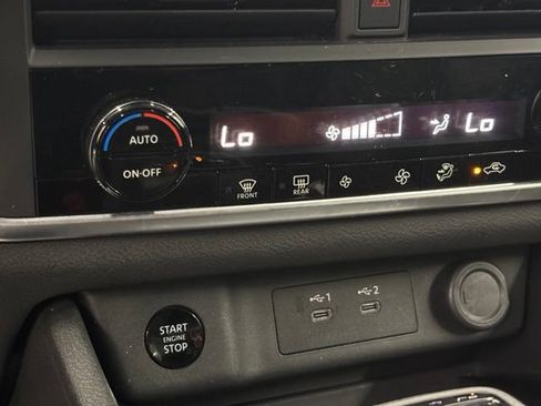 Used 2025 Nissan Rogue SV AWD/4WD image 31