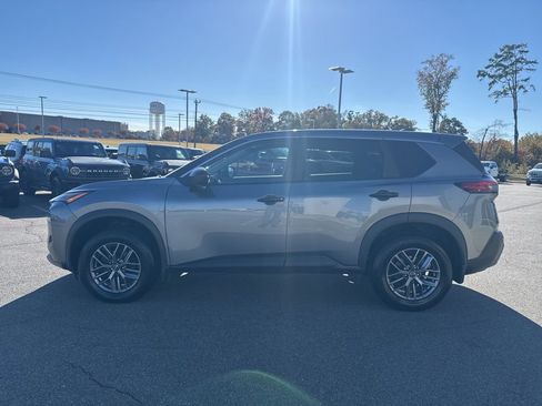 Used 2023 Nissan Rogue S image 6