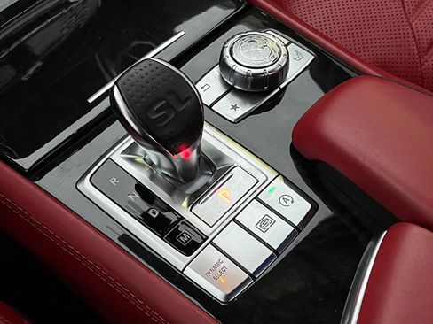 Used 2019 Mercedes-Benz SL 550 image 30