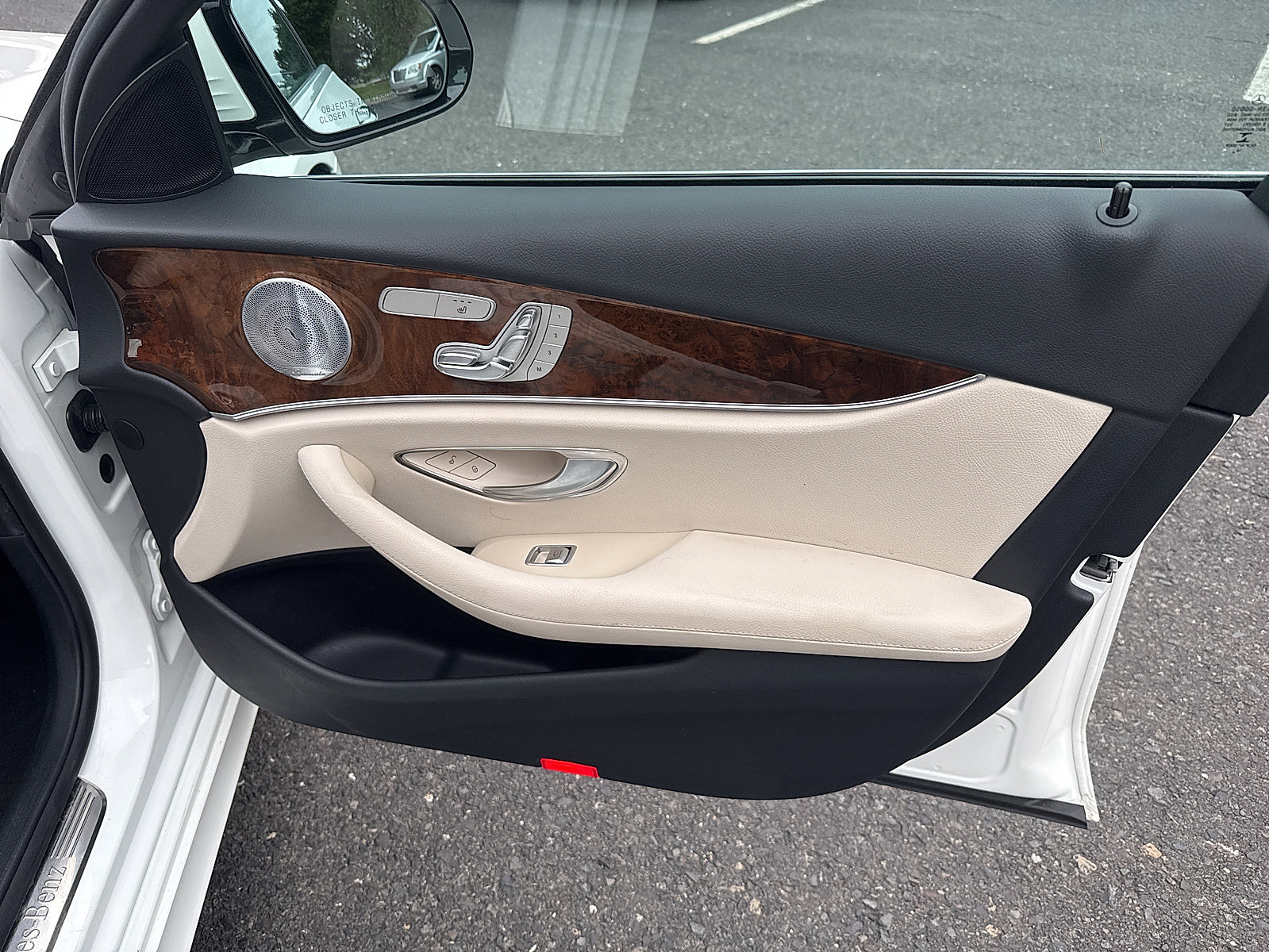 Used 2017 Mercedes-Benz E 400 4MATIC Wagon image 41