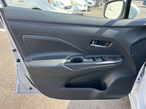 Used 2025 Nissan Versa SV FWD image 18