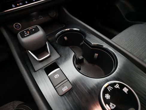 Used 2021 Nissan Rogue SV image 15