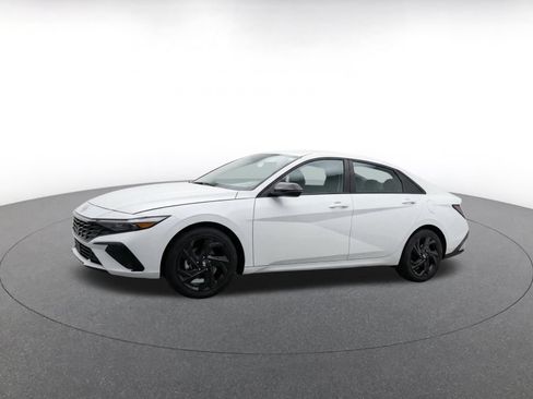 Used 2026 Hyundai Elantra Sport FWD image 3
