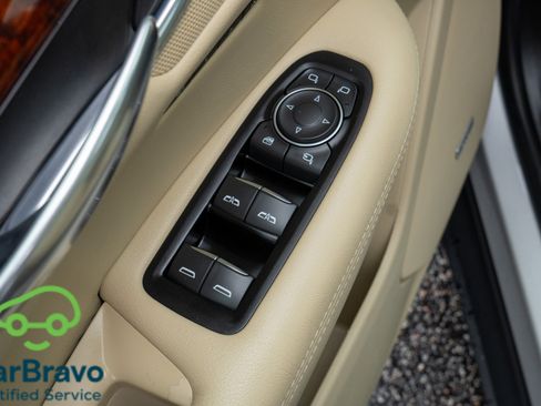 Used 2018 Cadillac XT5 Premium Luxury FWD image 13