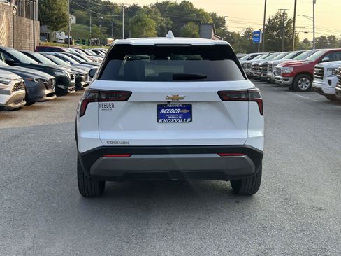 Used 2026 Chevrolet Equinox LT w/ Convenience Package II FWD image 6