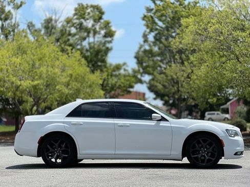 Used 2021 Chrysler 300 S RWD image 4
