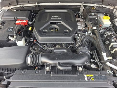 Used 2019 Jeep Wrangler Unlimited Sahara w/ Safety Group image 27