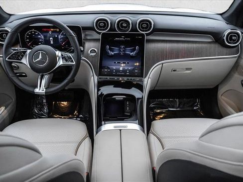 Certified 2025 Mercedes-Benz GLC 300 4MATIC image 19