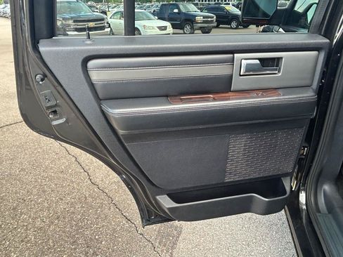 Used 2015 Ford Expedition Platinum AWD/4WD image 14