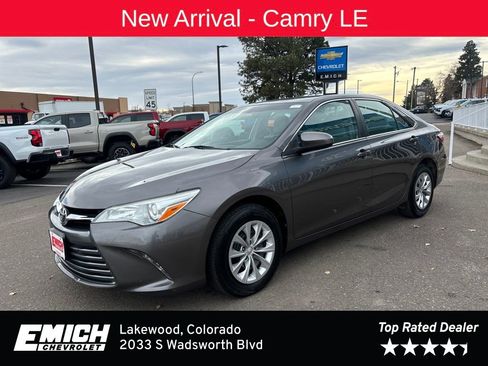 Used 2017 Toyota Camry LE image 1