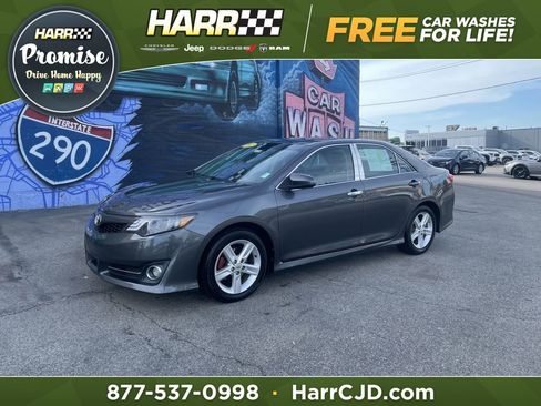 Used 2012 Toyota Camry SE FWD image 1