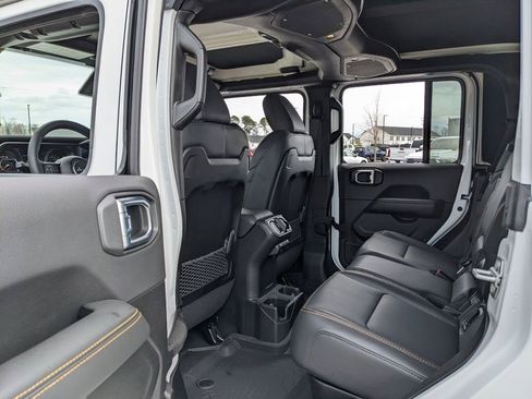 New 2026 Jeep Gladiator Sport image 39