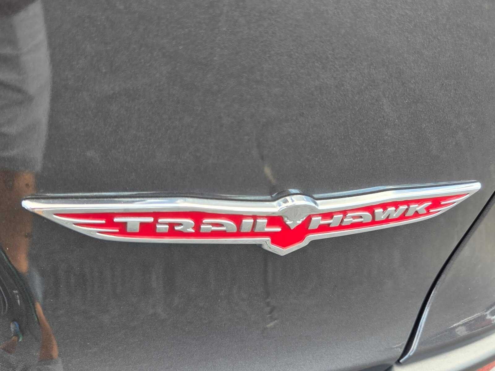 Used 2022 Jeep Cherokee Trailhawk w/ Sun, Sound & Nav Group AWD/4WD image 16