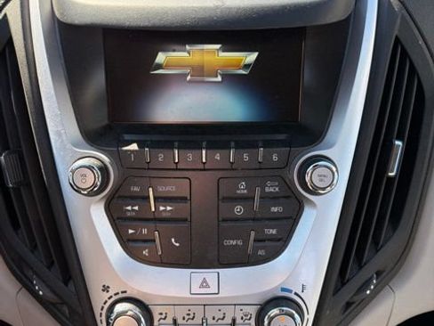 Used 2017 Chevrolet Equinox LS FWD image 14