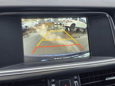 Used 2018 Kia Optima EX image 16