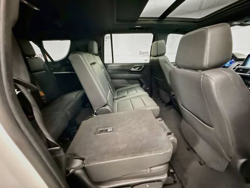 Used 2023 Chevrolet Suburban LT w/ LT Signature Plus Package RWD image 31