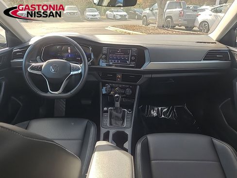 Used 2024 Volkswagen Jetta SE image 26