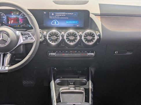 New 2026 Mercedes-Benz GLA 250 4MATIC image 12